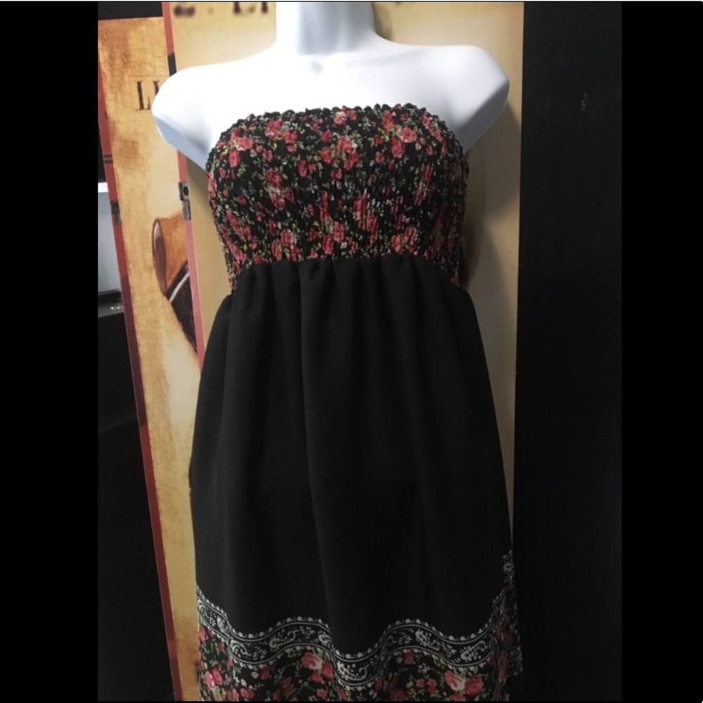 Strapless Dress in Black with floral print